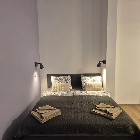 Orsi's Sweet & Lovely Lägenhet *