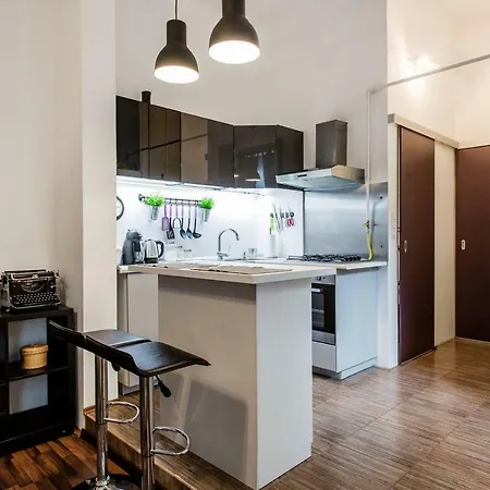 Orsi's Sweet & Lovely Lägenhet *